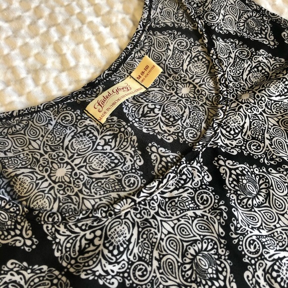 Filigree Tank - Picture 3 of 5